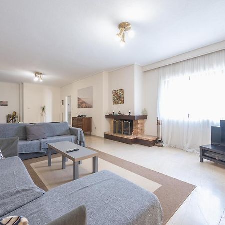 Lovely & Spacious 2-Bedroom Rental Unit In Glifada Athen Exterior foto