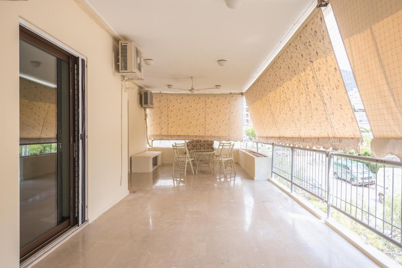 Lovely & Spacious 2-Bedroom Rental Unit In Glifada Athen Exterior foto