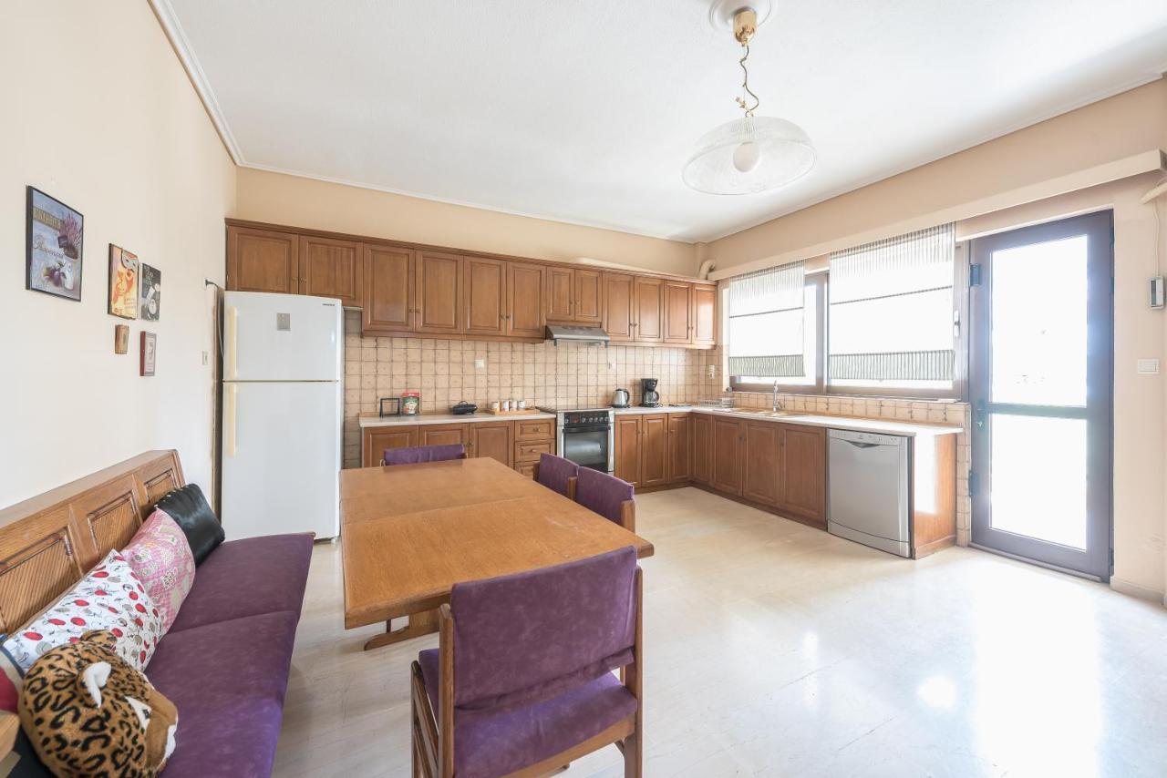 Lovely & Spacious 2-Bedroom Rental Unit In Glifada Athen Exterior foto