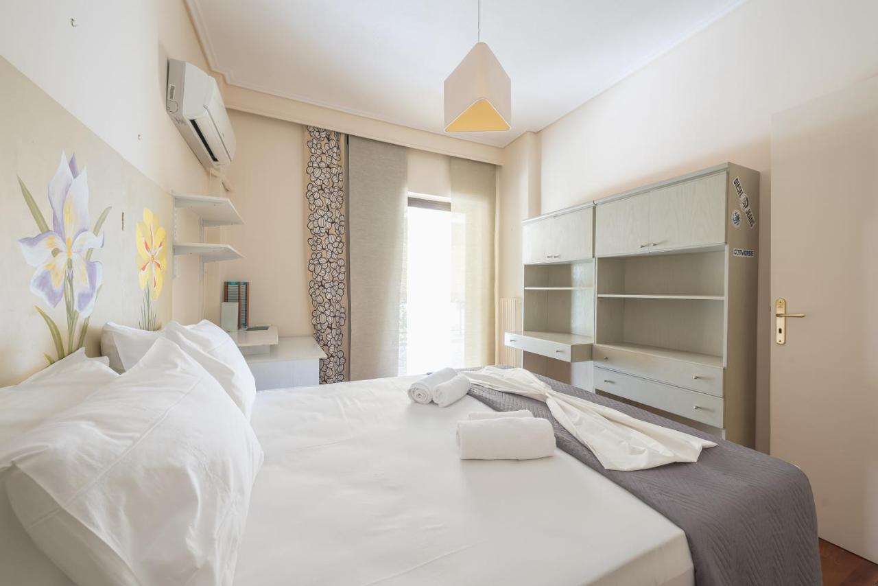 Lovely & Spacious 2-Bedroom Rental Unit In Glifada Athen Exterior foto