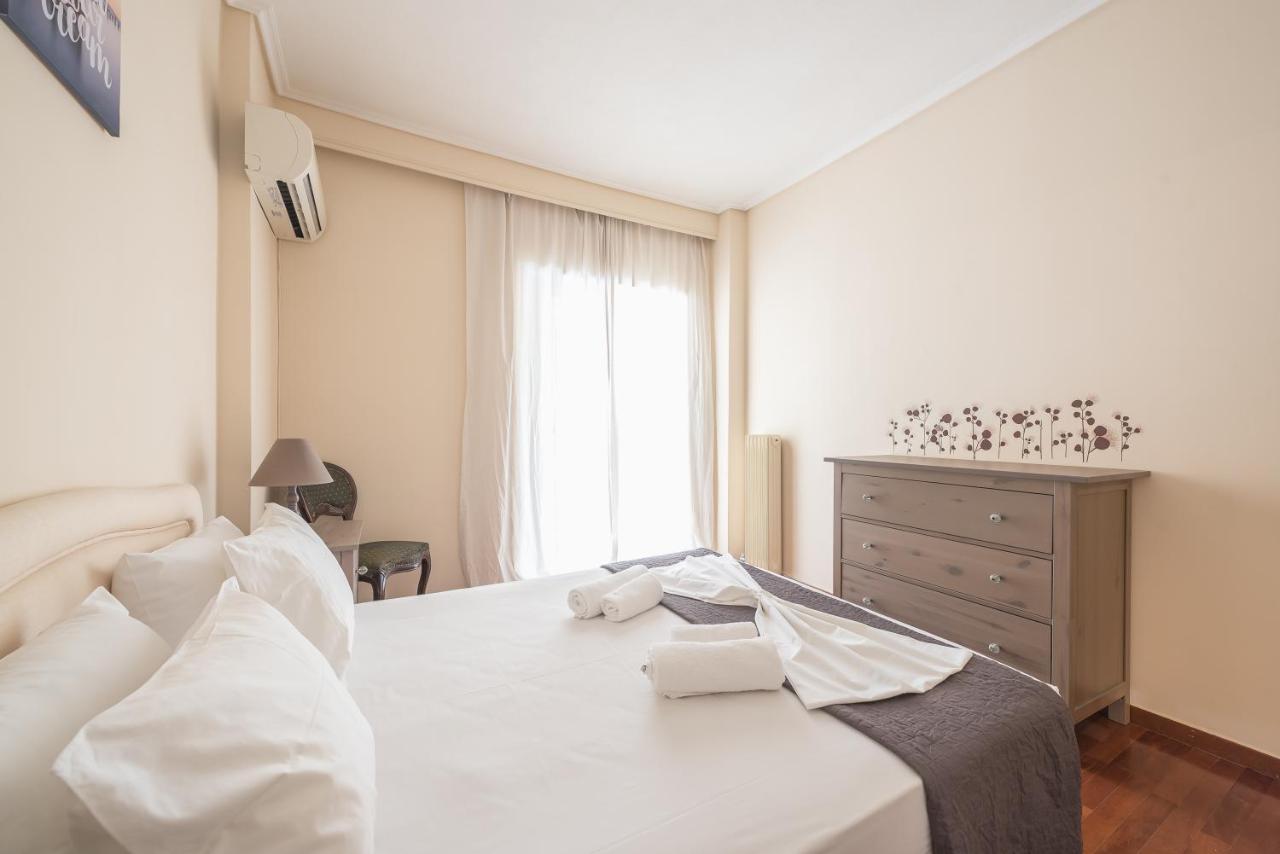 Lovely & Spacious 2-Bedroom Rental Unit In Glifada Athen Exterior foto