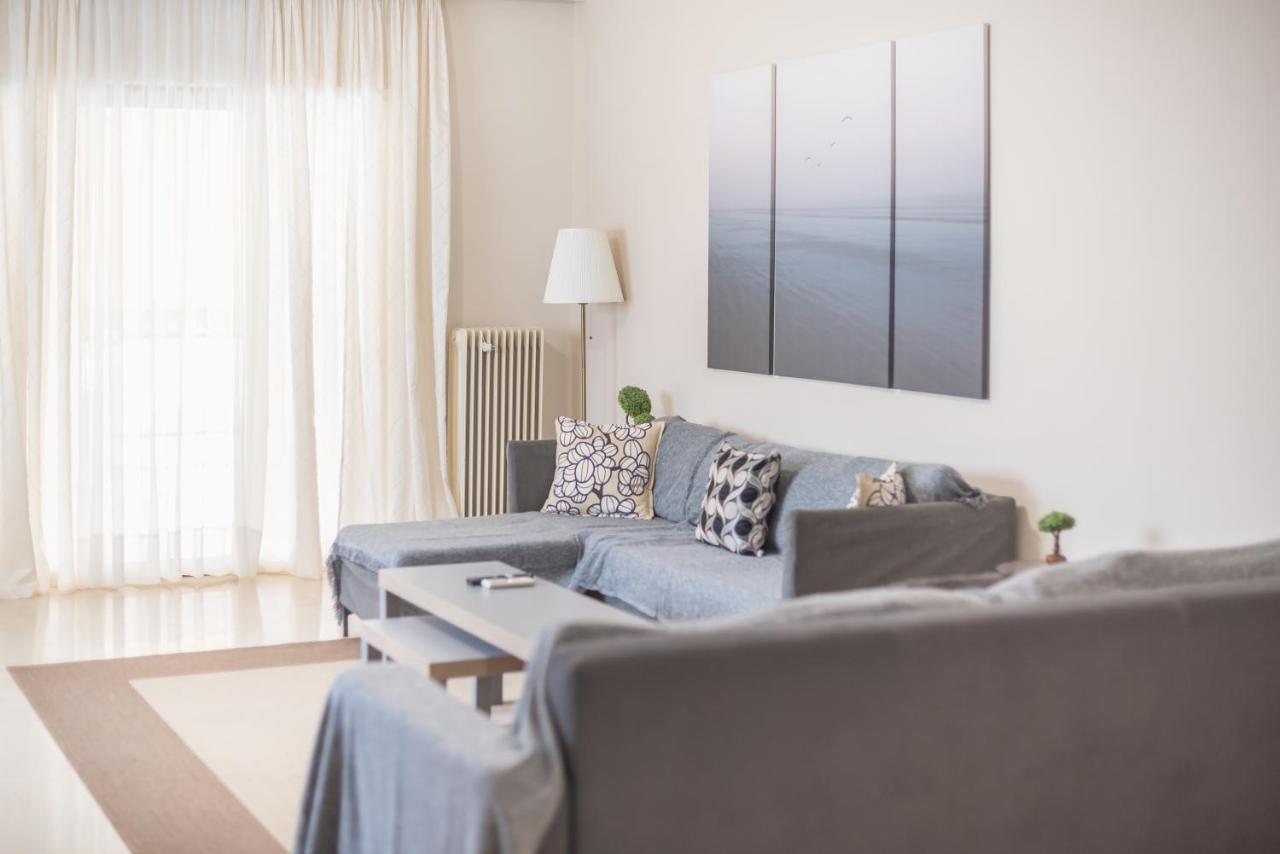 Lovely & Spacious 2-Bedroom Rental Unit In Glifada Athen Exterior foto